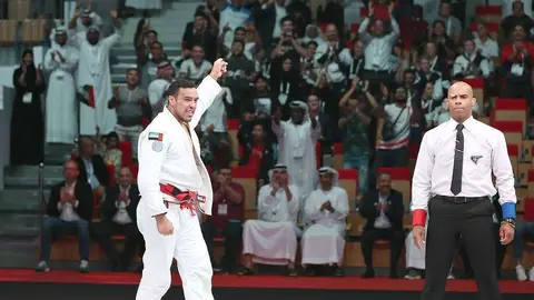 Faisal Al Ketbi, tras vencer al alemán Julian Stonjek. (WAM)