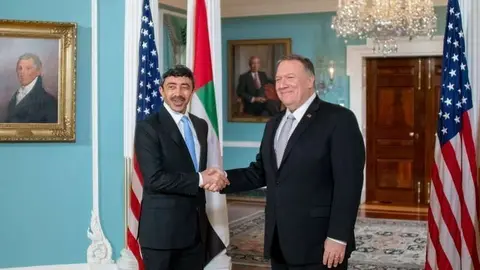 El jeque Abdullah bin Zayed durante reunión con Mike Pompeo. (Tomada de @SecPompeo/ Twitter)