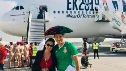 Mexicanos en el vuelo EK 2019. (Cedida)