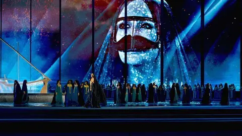 La espectacular representación teatral se llevó a cabo en el Zayed Sports City Stadium en Abu Dhabi. (WAM)
