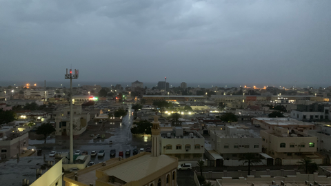 Vuelve a amanecer nublado, con lluvias y tormentas, en Emiratos Árabes. (ELCORREO)