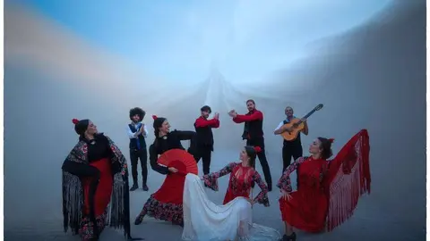Grupo de artistas de Flamenco and Art en Abu Dhabi. (Cedida)
