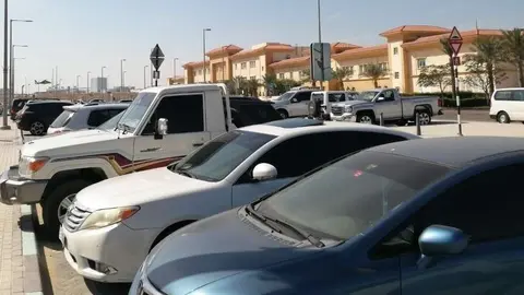 A modo ilustrativo, vehículos en Abu Dhabi. (EL CORREO)
