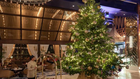 El árbol navideño más caro del mundo en un hotel de Marbella.