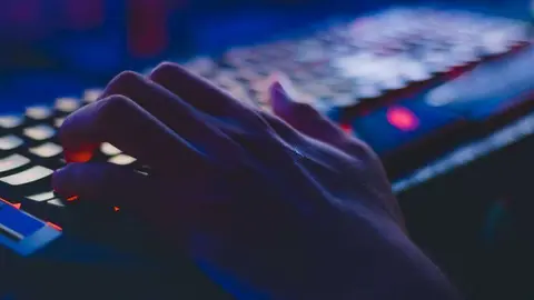 Las autoridades aconsejan no abrir enlaces extraños, (Pexels.com)