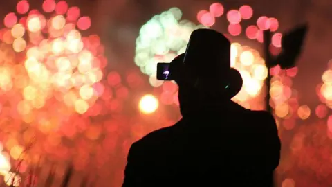 Fuegos Artificiales en Dubai en el Ano Nuevo de 2014. (Rafa Unquiles)
