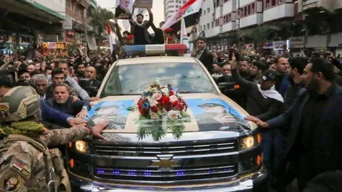 Entierro general Soleimani en Teherán (Twitter @__Ilich__)