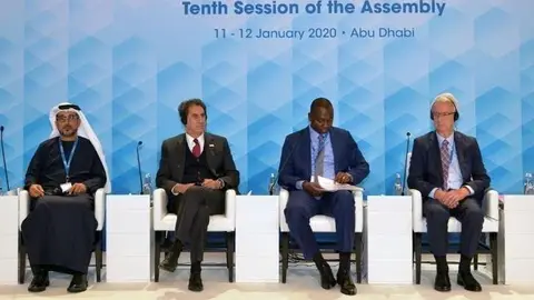Panel durante la X Asamblea de Irena en Abu Dhabi. (WAM)
