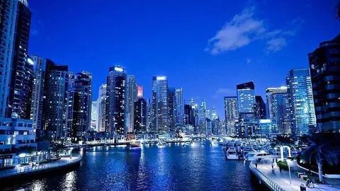 Perspectiva de Dubai Marina al atardecer. (EL CORREO)