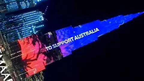 Imagen de los mensajes sobre Australia proyectados en el Burj Khalifa. (www.instagram.com/burjkhalifa/)