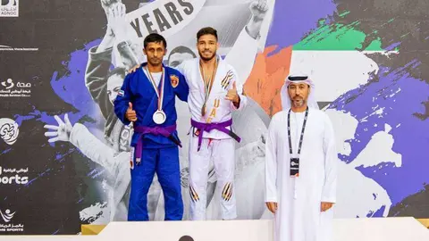 El colombiano Willy Fernández en lo más alto del podio este sábado.