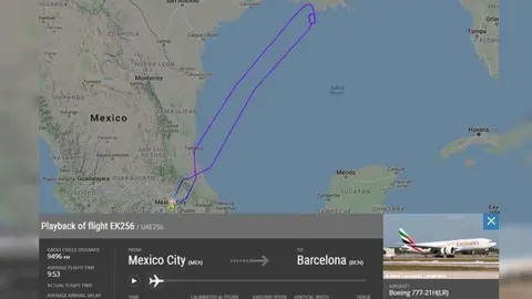 Captura del portal Flightradar24 del vuelo EK256 de este martes.