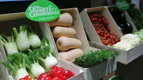 Expositor de verduras en Dubai. (EL CORREO)