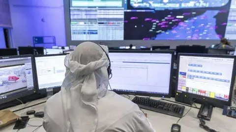 Centro de Control de Operaciones del aeropuerto de Dubai. (The National)