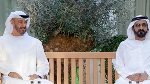 El príncipe heredero de Abu Dhabi junto al Gobernante de Dubai. (Dubai Media Office)