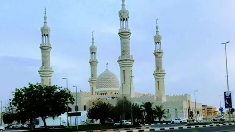 Una mezquita en el emirato de Ras Al Khaimah. (EL CORREO)