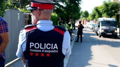 Un mosso d'esquadra en Cataluña.