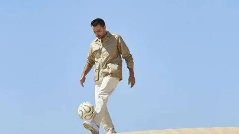 Xavi en el desierto del Golfo Arábigo.