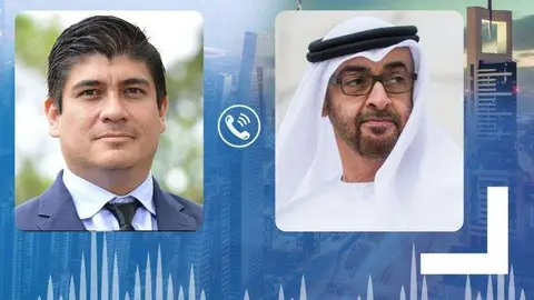 La agencia de noticias WAM publicó esta ilustración de las conversaciones entre los dos mandatarios. 