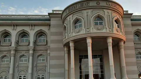 Una imagen de la biblioteca del emirato de Sharjah. (EL CORREO)