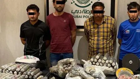 La Policía de Dubai difundió esta imagen de la banda de traficantes.