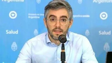 el médico argentino José Barletta durante su mensaje televisado.