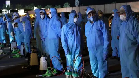 Grupo de voluntarios en Dubai. (WAM)