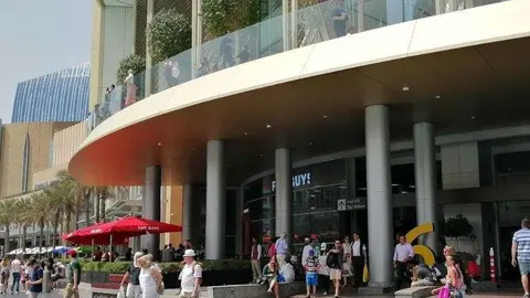 Una de las entradas del Dubai Mall. (EL CORREO)