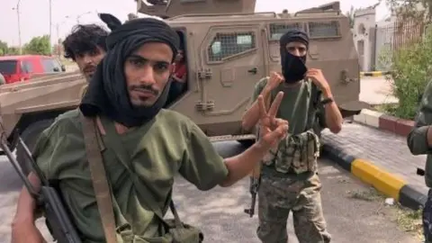 Combatientes en Adén.