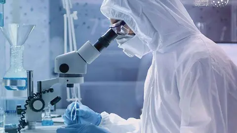 Laboratorio en EAU para pruebas de coronavirus. (WAM)