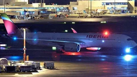 Avión de Iberia en aeropuerto de Sídney. (Twitter)