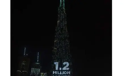 Por cada donación se enciende una luz en el Burj Khalifa. (WAM)