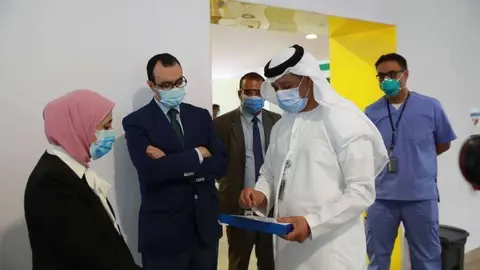Personal sanitario en Emiratos Árabes Unidos. (WAM)