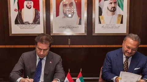 Los ministros de Exteriores de Emiratos Árabes y Paraguay durante la firma de un acuerdo en Nueva York.