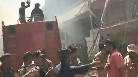 El avión se estrelló contra una zona residencial próxima al aeropuerto de Karachi. (Fuente externa)