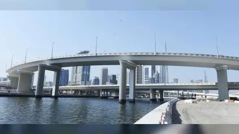 Una imagen del puente de Al Khail en Dubai.
