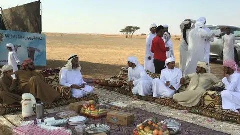 Un encuentro de emiratíes en el desierto en 2019. (EL CORREO)