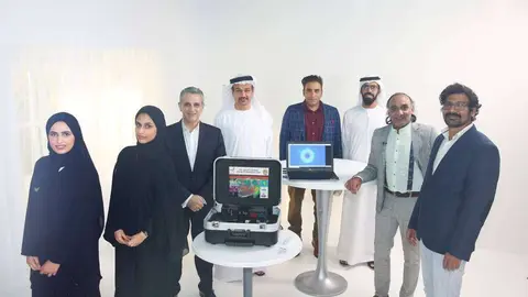 El equipo que ha desarrollado la novedosa prueba por láser. (WAM)