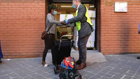 Donación efectuada por la Fundación para la Cultura Islámica y la Tolerancia Religiosa. la Confesión Religiosa Islámica Al-Tasamoh y la Mezquita del Jeque Zayed Bin Sultán de Granada. (FICRT / Jesús G. Feria)