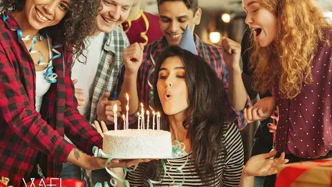 Celebrar el cumpleaños atrasado en el Seville's tiene premio. (Cedida)