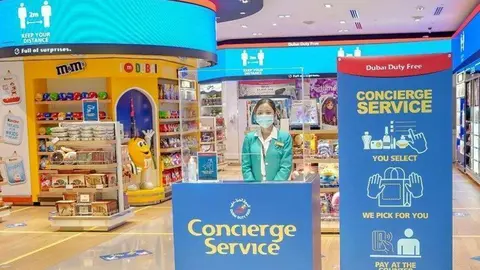 Dubai Duty Free difundió esta imagen de su reapertura en el aeropuerto del emirato.