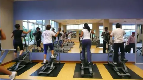 Los ruidos provienen de un gimnasio del mismo edificio.