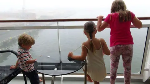 La altura de la barandilla en edificios residenciales de Emiratos será de un metro y medio.