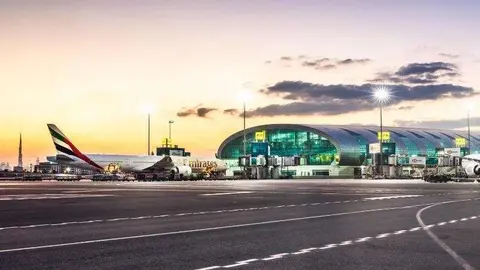 Una imagen del aeropuerto de Dubai DXB. (Twitter)
