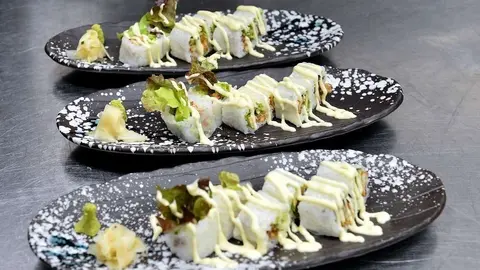 La comida de 99 Sushi Bar triunfa en Emiratos Árabes. (Manaf K. Abbas / EL CORREO)