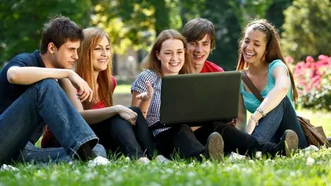 Estudiantes universitarios.