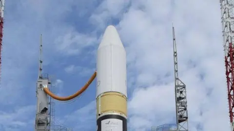 El cohete de lanzamiento está ya listo para el despegue en Japón. (@DXBMediaOffice)