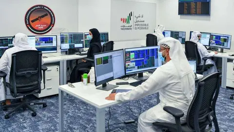 Trabajadores del sector espacial en Emiratos. (WAM)