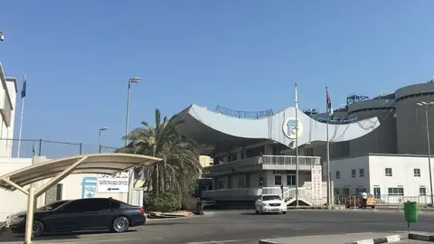 Acceso al puerto de Fujairah, situado en la costa emiratí del Golfo de Omán. (Google Maps)