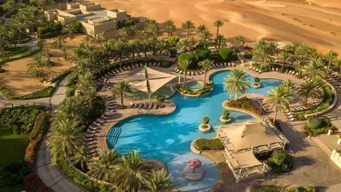 El hotel palacio en Abu Dhabi Qasr Al Sarab Desert Resort by Anantara.